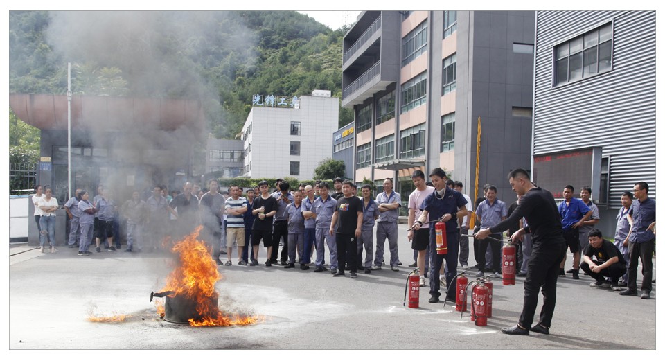 浙江JBO竞博烈日下的应急消防演练1.jpg